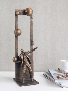 multitasking aegte messing figur 1 225x300 - APC_0498