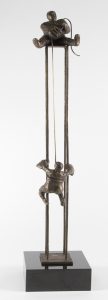 ved faelles hjaelp aegte bronze figur 6 108x300 - palle-mernild-bronze-ved-faelles-hjaelp-165-6589428