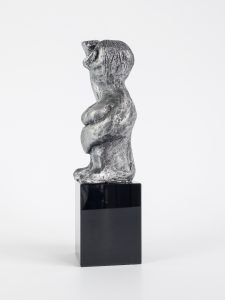 den fremsynede tin patineret figur 1 225x300 - APC_1169