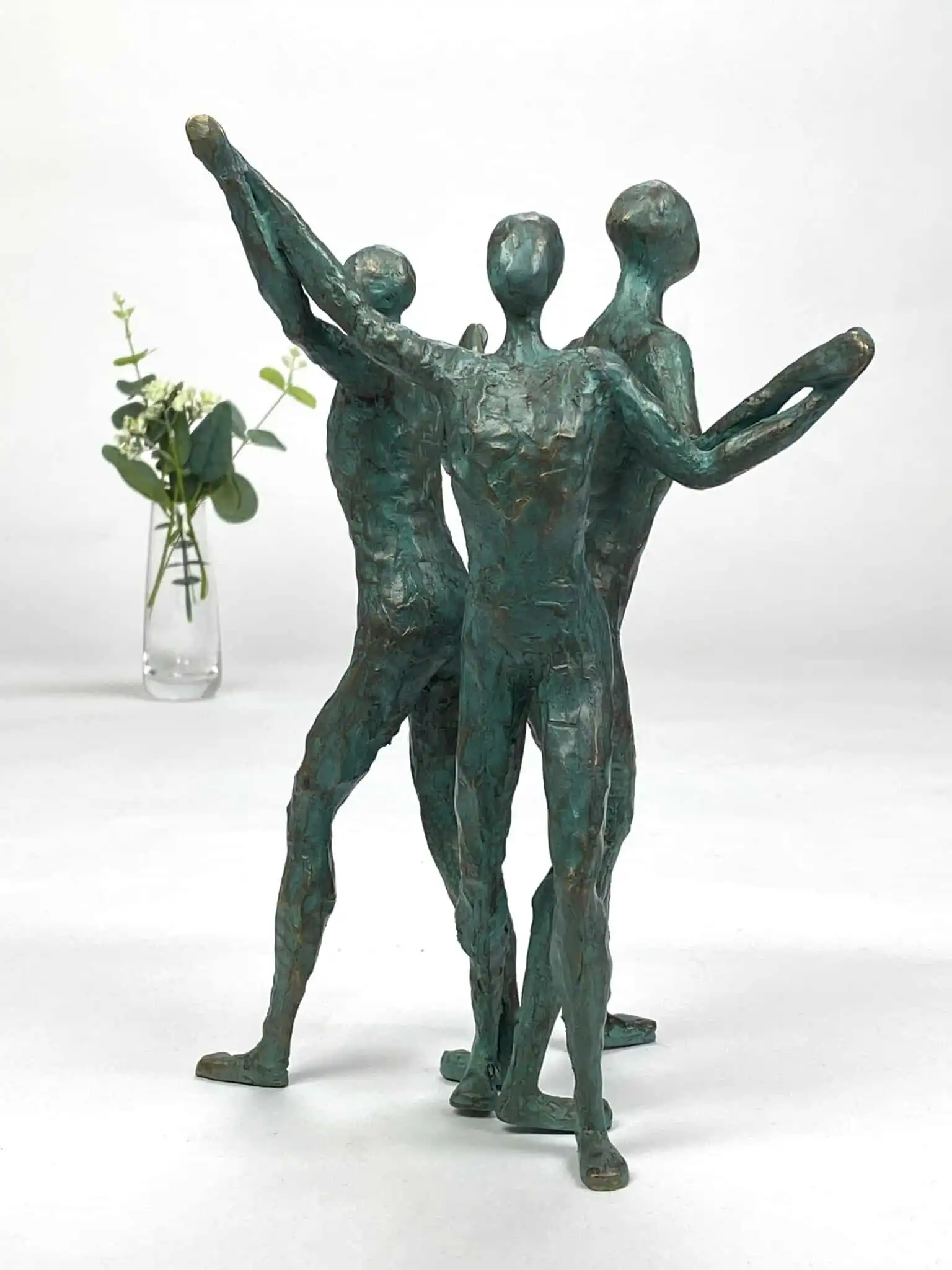 Vi står sammen bronzeskulptur (fællesskab og samarbejde)