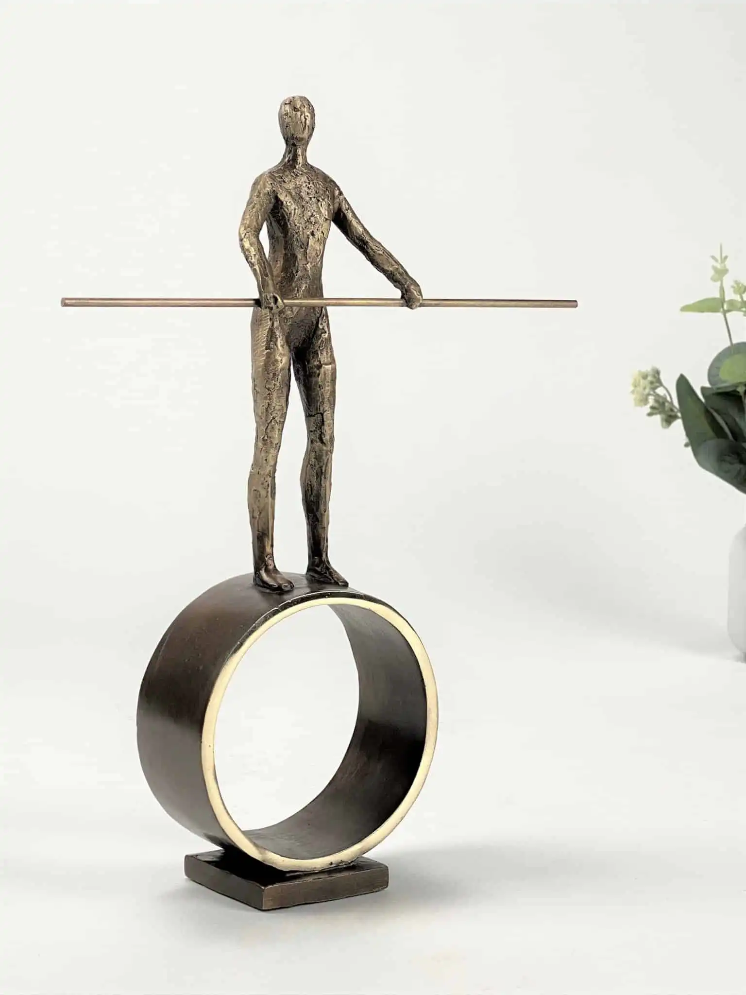 Omdrejningspunkt bronzeskulptur (energi og balance)