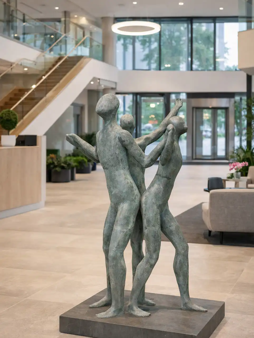 Vi står sammen stor bronzeskulptur (fællesskab)