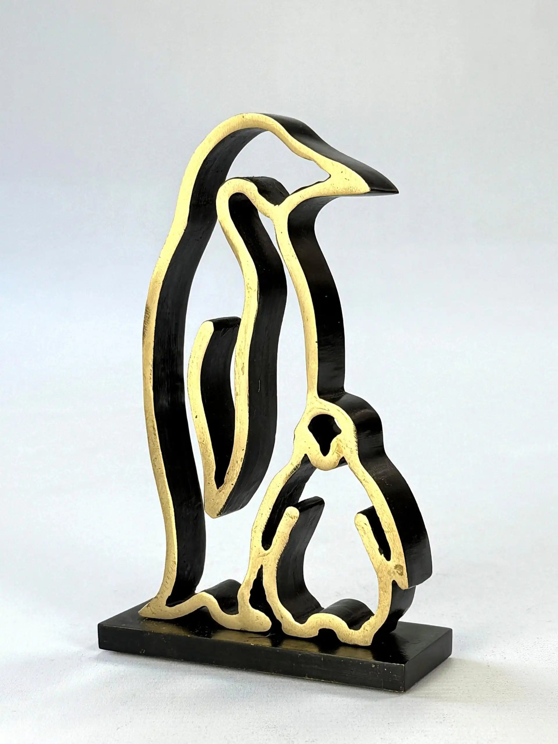 Pingvin - bronzeskulptur (omsorg og nærhed)